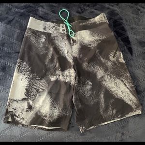 Men’s lulu lemon swim shorts